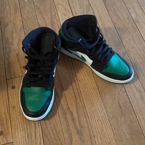 Nike Jordan 1’s. Great shape. No box.